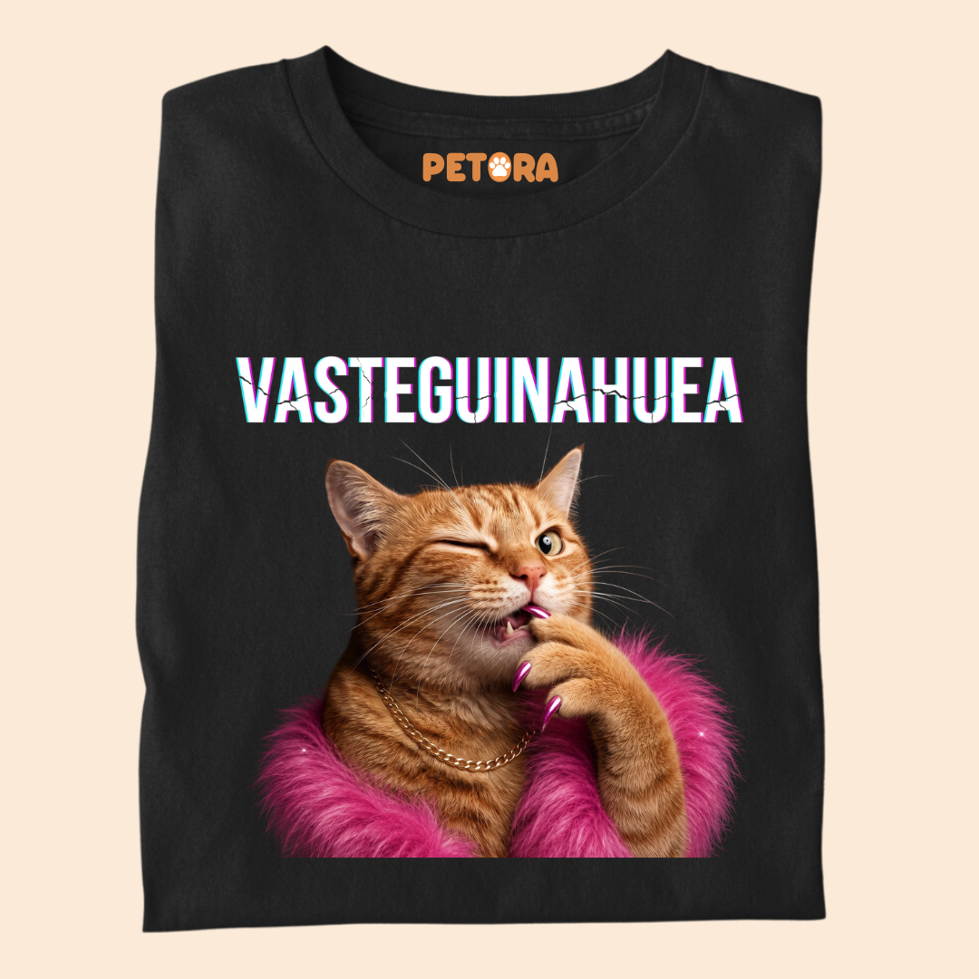 Vasteguinahuea Glamour Cat T-Shirt